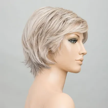 Avenue small Soft Ellen Wille – Silverblonde ROOTED – vue sur tête mannequin