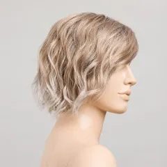 Dance Mono Part Ellen Wille – Candyblonde TIPPED – vue sur tête mannequin