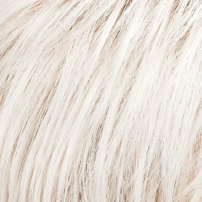 Elan Ellen Wille – Platinblonde ROOTED – détail de la couleur