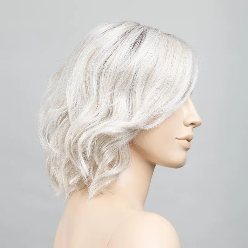 Elle Mono Ellen Wille – Silverblonde ROOTED – vue sur tête mannequin
