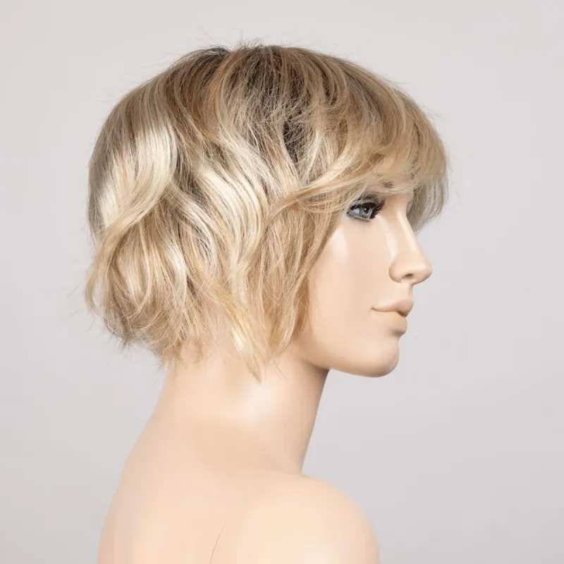 Escape Soft Ellen Wille – Sandyblonde ROOTED – vue sur tête mannequin