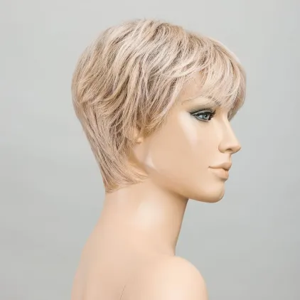 Novel Deluxe Ellen Wille – Pastelblonde ROOTED – vue sur tête mannequin