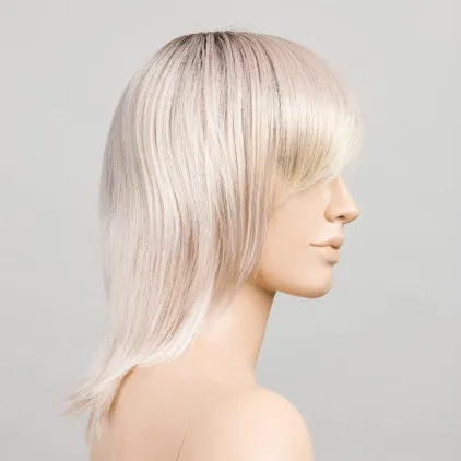 Rainbow Ellen Wille – Platinblonde ROOTED – vue sur tête mannequin
