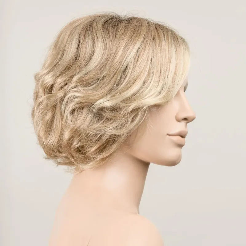 Romance Deluxe Ellen Wille – Sandyblonde ROOTED – vue sur tête mannequin