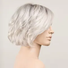 Romance Deluxe Ellen Wille – Platinblonde ROOTED – vue sur tête mannequin