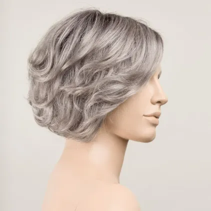 Romance Deluxe Ellen Wille – Metallic grey ROOTED – vue sur tête mannequin
