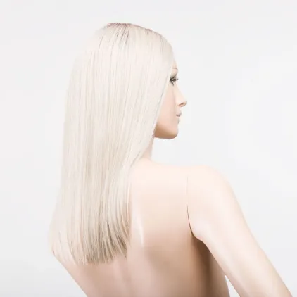 Sleek Mono Part Ellen Wille – Lightchampagne ROOTED – vue sur tête mannequin