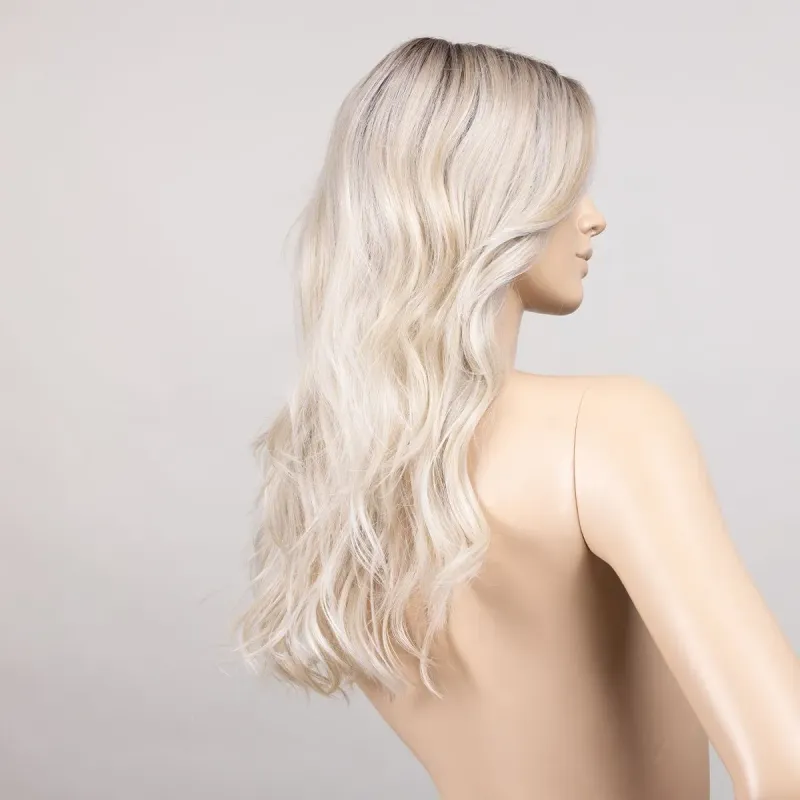 Sparkle Deluxe Ellen Wille – Lightchampagne ROOTED – vue sur tête mannequin