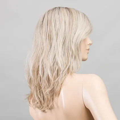 Tabu Ellen Wille – Champagne ROOTED – vue sur tête mannequin