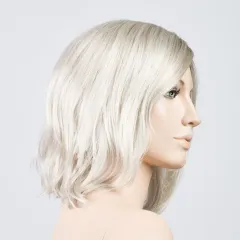 Destiny Mono Part Ellen Wille – Silverblonde ROOTED – vue sur tête mannequin