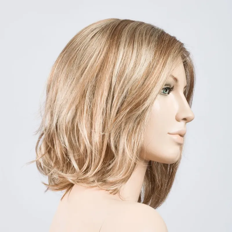 Destiny Mono Part Ellen Wille – Gingerblonde ROOTED – vue sur tête mannequin