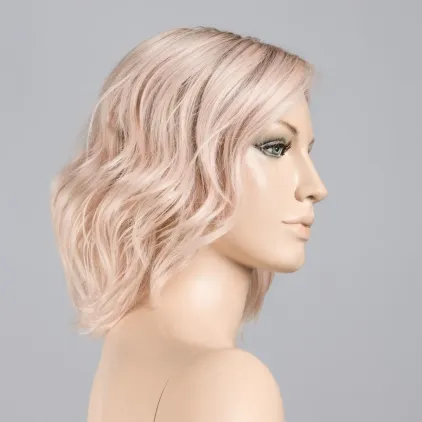 Amber Mono Part Ellen Wille – Malibu blonde ROOTED – vue sur tête mannequin