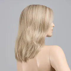 Runway Mono Part Ellen Wille – Pearlblonde ROOTED – vue sur tête mannequin