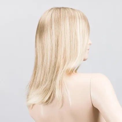 Sara Ellen Wille – Goldblonde – vue sur tête mannequin